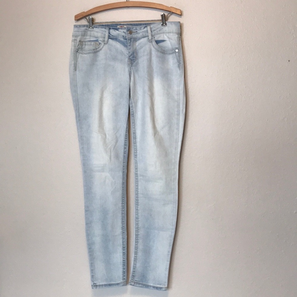 l.e.i. Taylor low-rise skinny Junior Jeans size 11